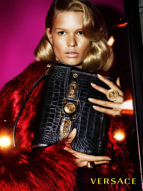 versace inverno 2014 vogue.it|Versace Fall Winter 2014.